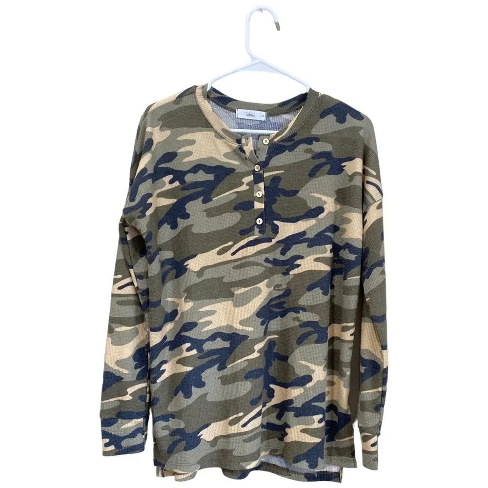 TALULAH Camo Waffle Top Henley Size Small
